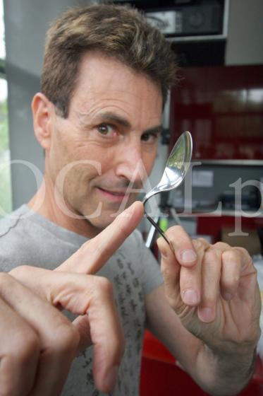 Uri Geller 1.jpg